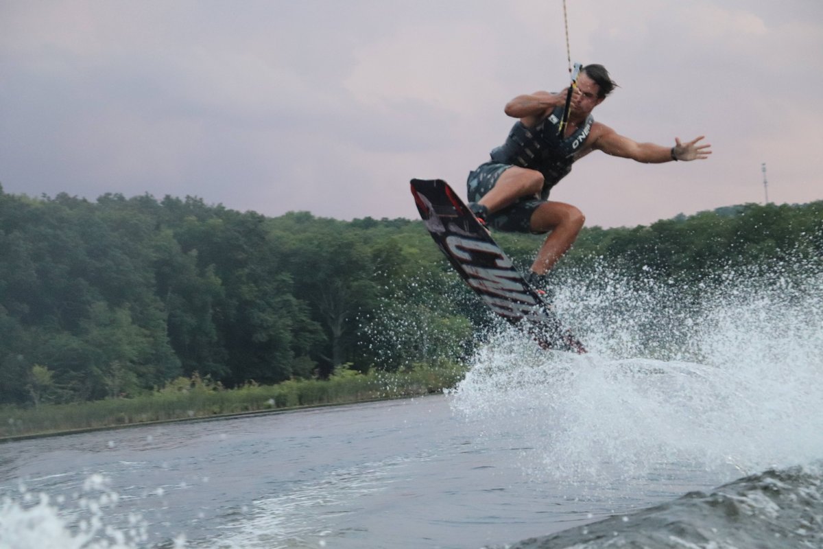 Waterskiing / Wakeboarding